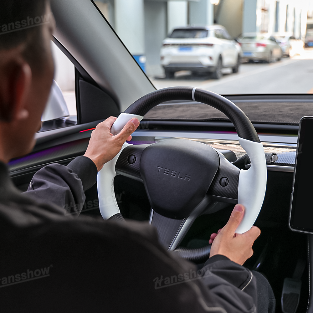 Tesla Model Y/3 Steering Wheel - Carbon Fiber Weave Pattern