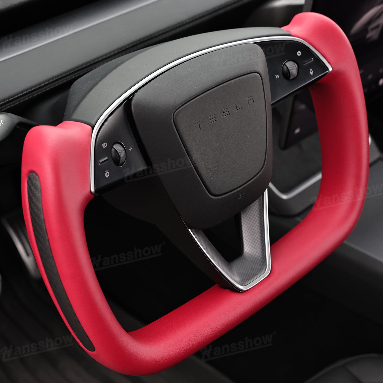 Model Y Juniper Yoke Steering Wheel front view with Nappa leather