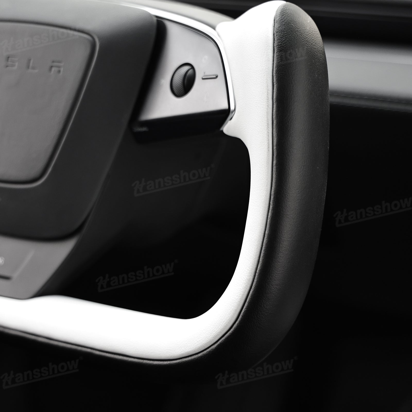 Model Y Juniper/3 Highland Nappa Leather Yoke Steering Wheel 2.0 in vehicle