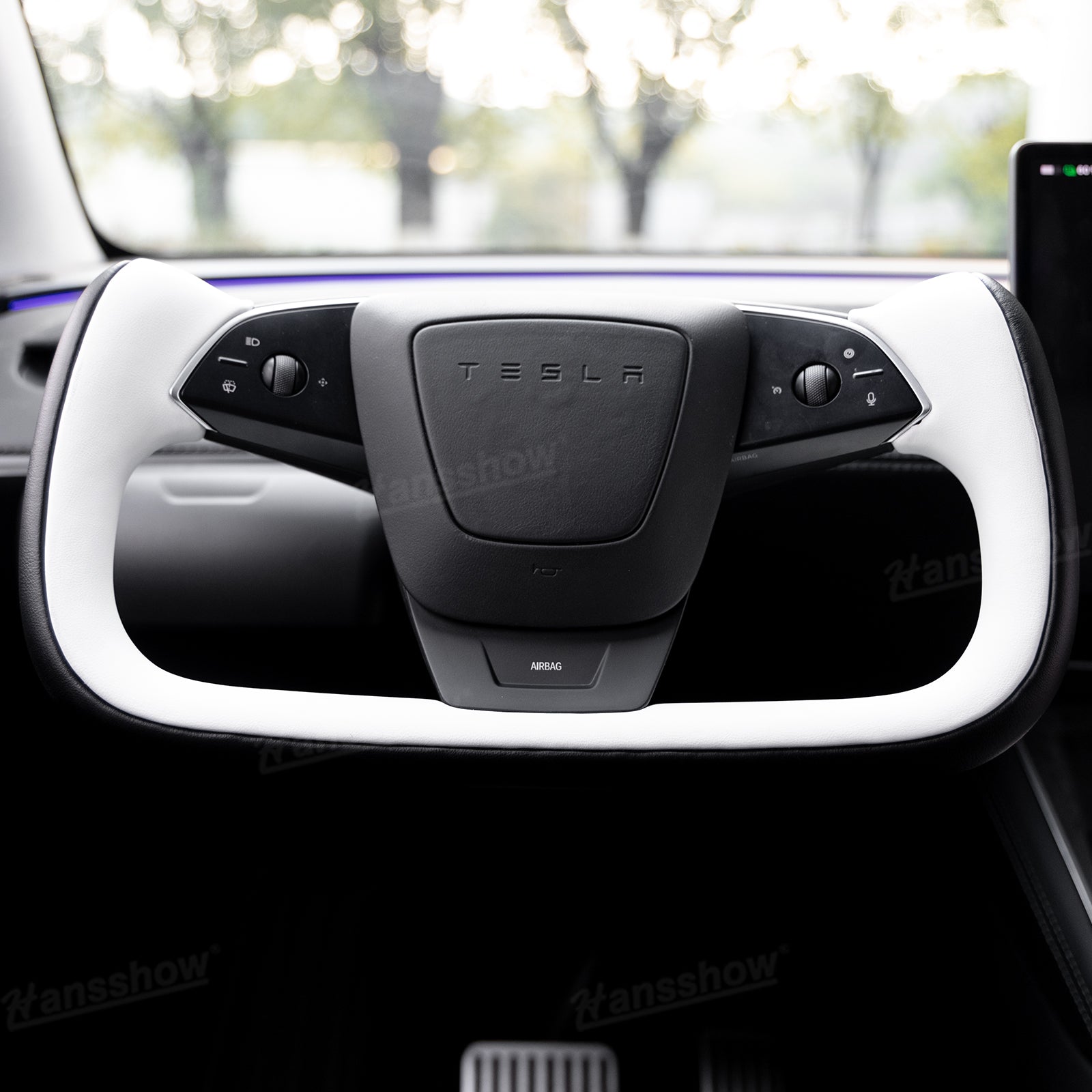 Model Y Juniper/3 Highland Nappa Leather Yoke Steering Wheel 2.0 dashboard integration