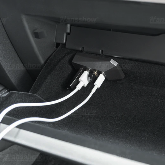 Glove Box USB Hub Model 3 Highland/Model Y Juniper USB ports detail