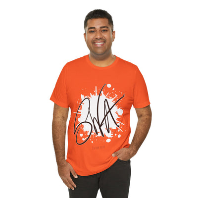 SWA Signature Splash Tee in natural color on display