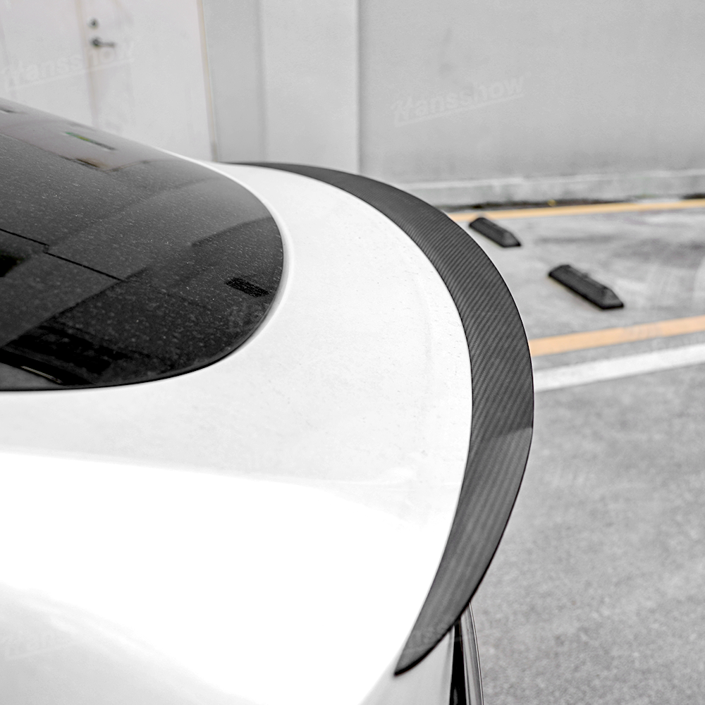 Model Y Juniper Real Carbon Fiber Kit packaging view