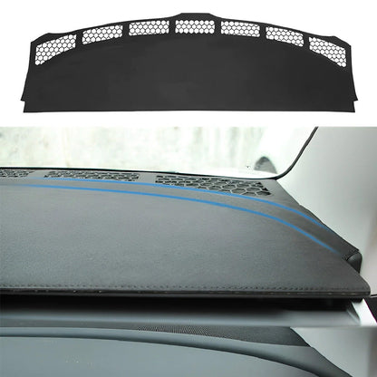 Model Y/3 Dash Mat Cover glare reduction feature