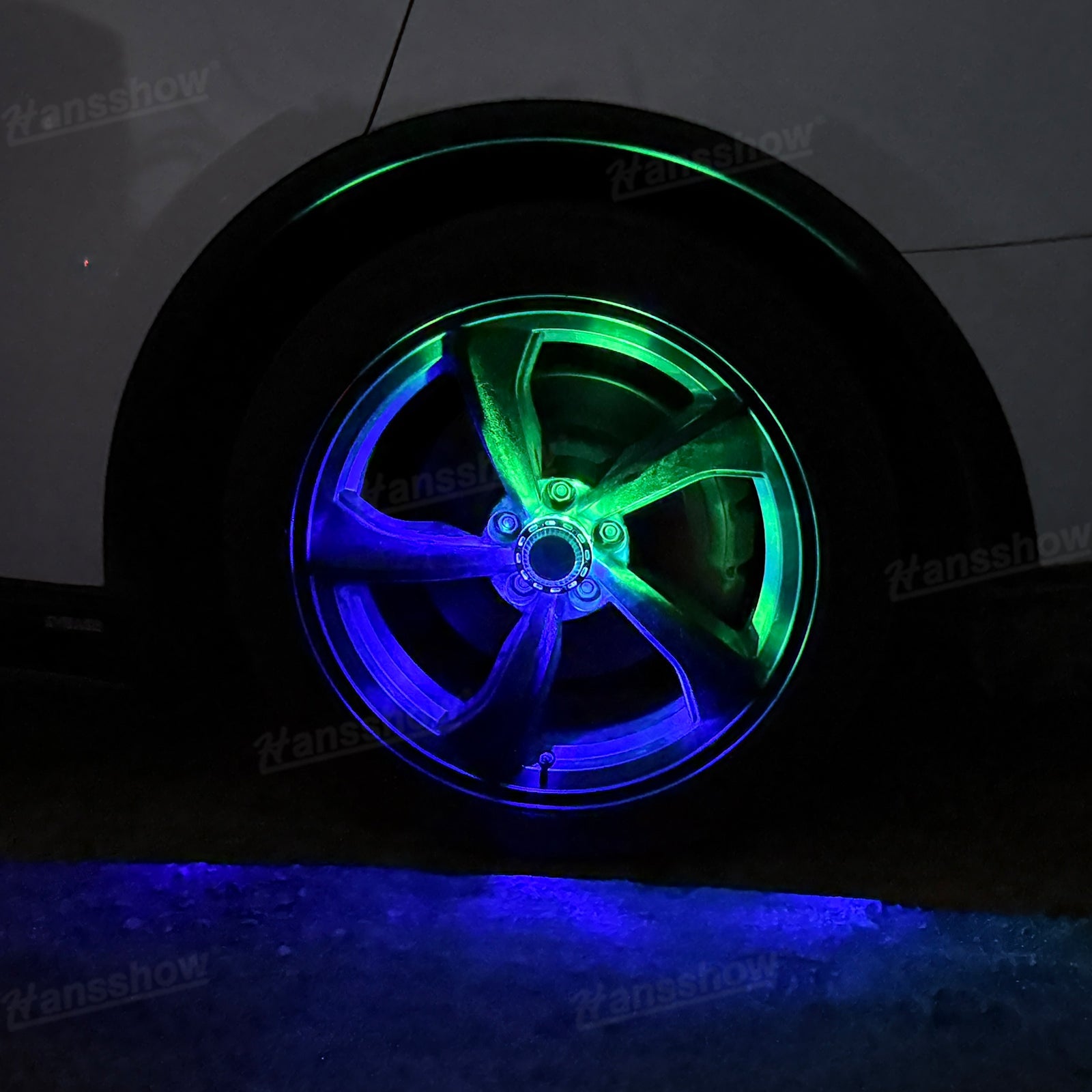 Model Y Juniper Wheel Hub Lights with 19" Crossflow wheels