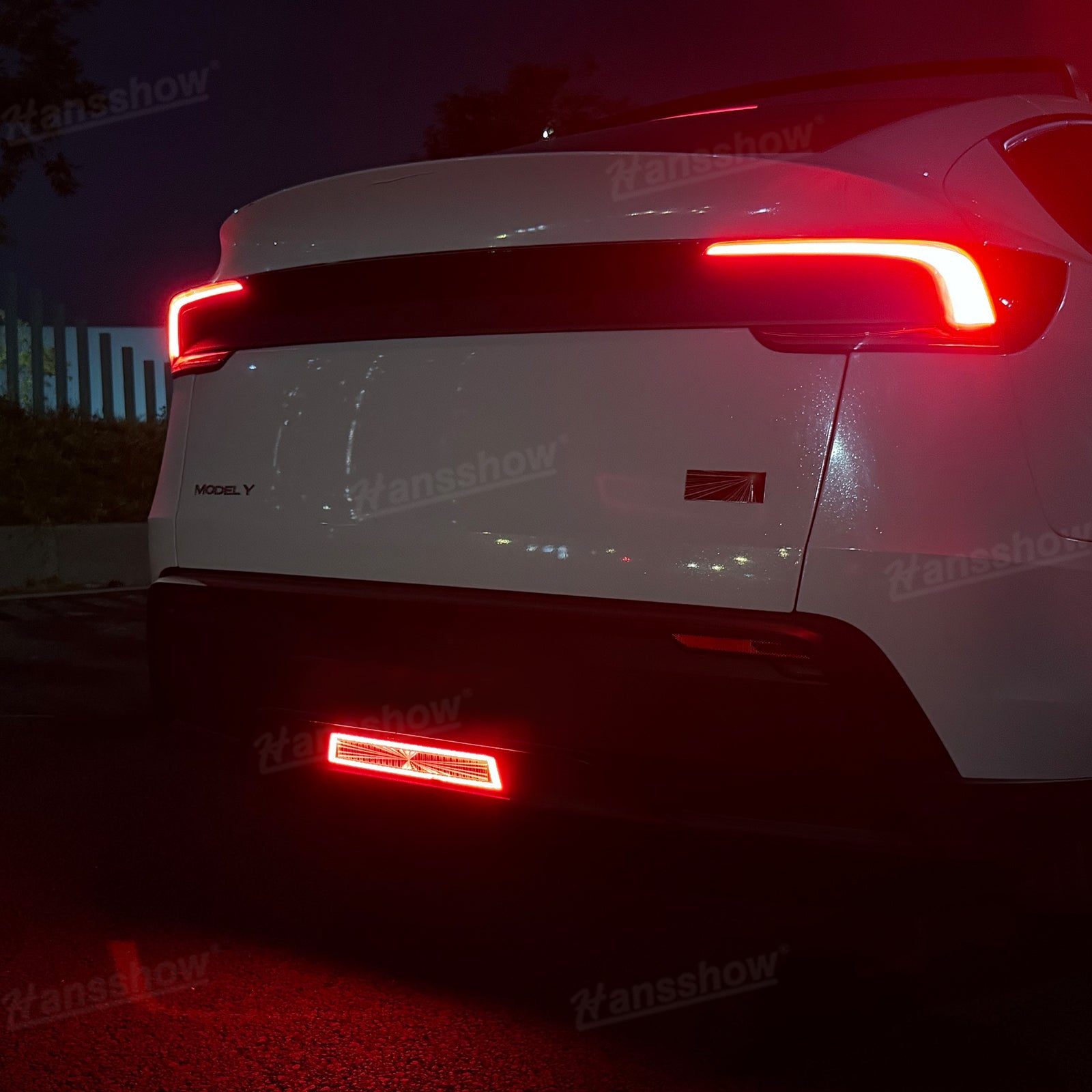 Model Y Juniper Pilot Light with Plaid Style - night visibility